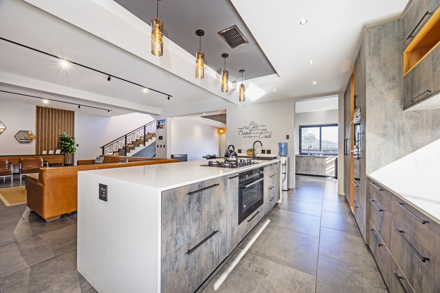 5 Bedroom Property for Sale in Elim Western Cape